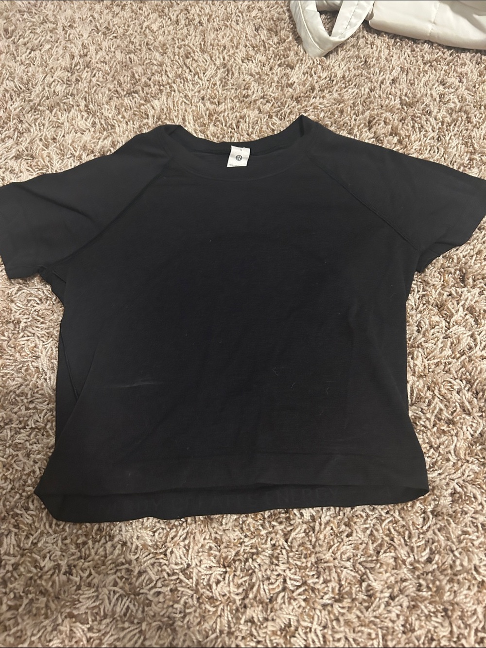 Lululemon black cropped swiftly tech short sleeve shirt size 4